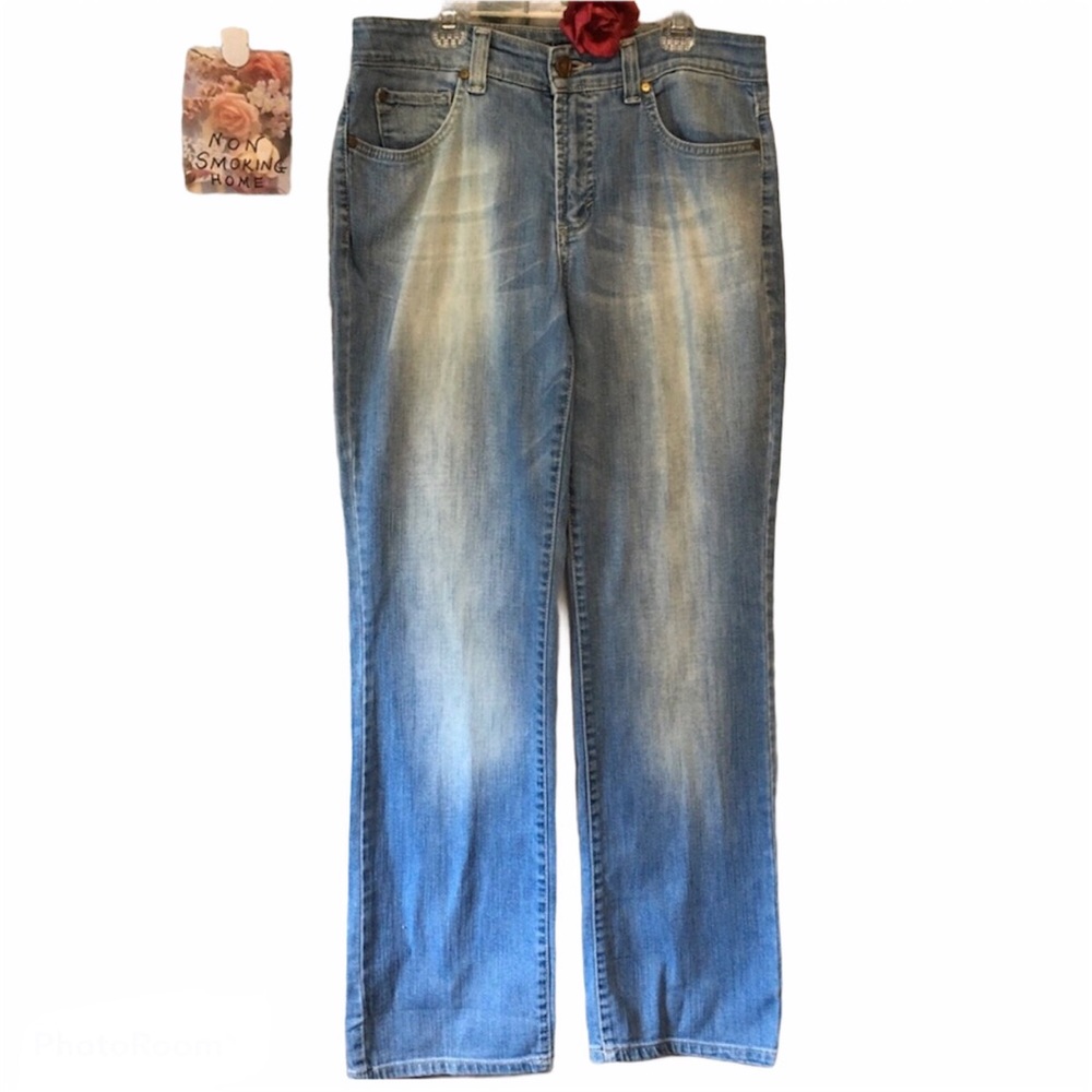 NINE WEST NWJ FACTORY FADED JEANS 6 Short EUC